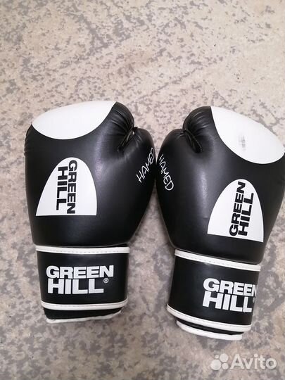 Боксерские перчатки 10 oz