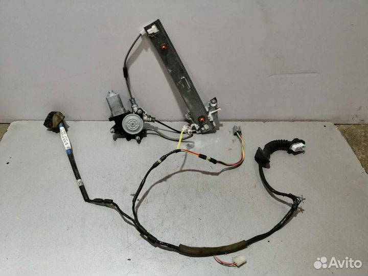 Стеклоподьемник задний правый Форд Маверик
