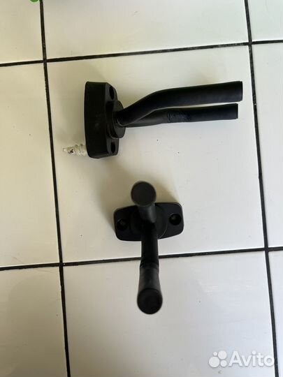 Настенный держатель для гитары