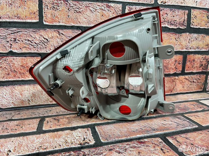 Фара задняя правый skoda рапид