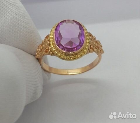 Кольцо с синтетическим камнем Золото