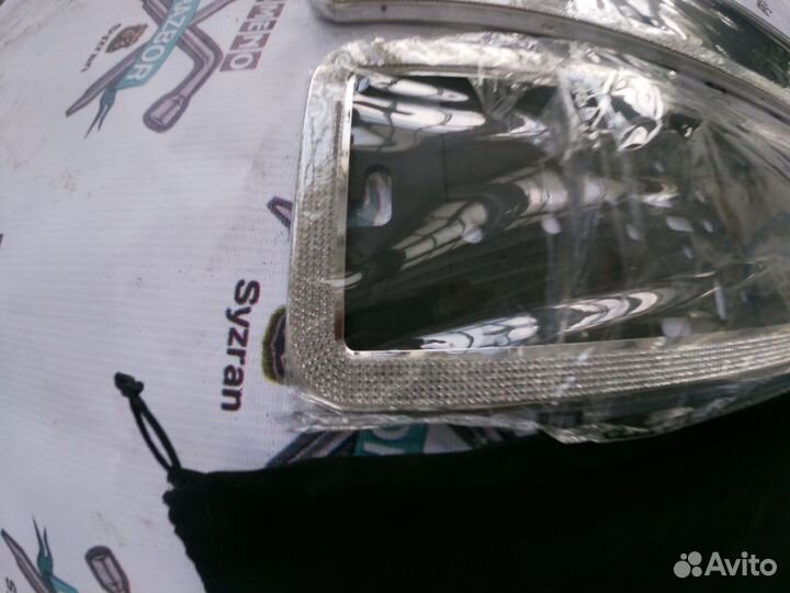 Рамка для номера со стразами