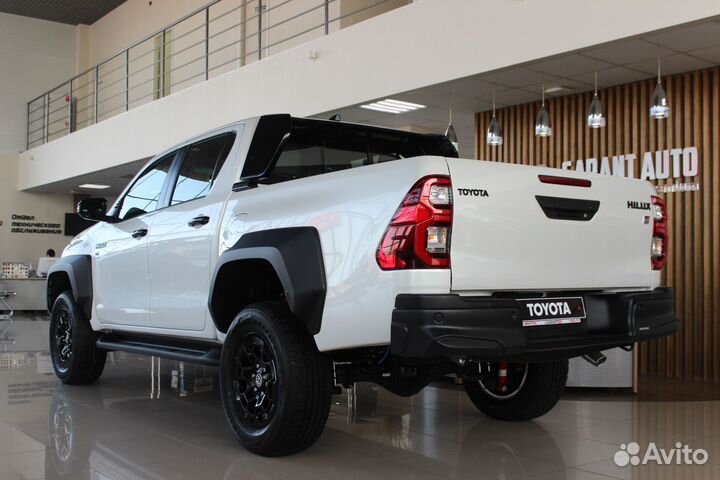 Toyota Hilux 4.0 AT, 2023, 1 км