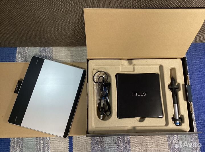 Графический планшет Wacom Intuos Pen Small