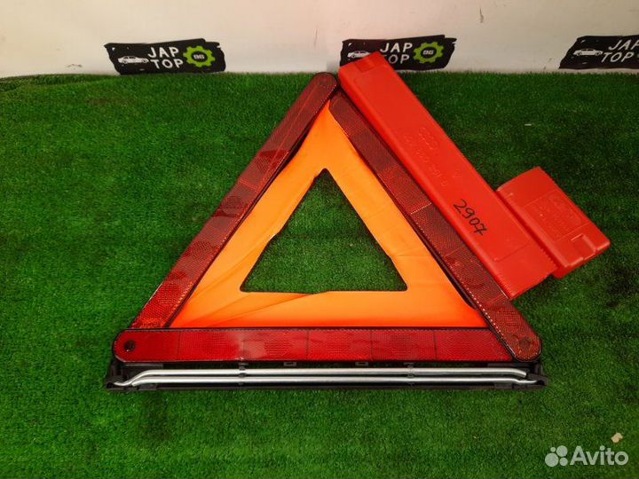 Знак аварийной остановки Volkswagen Passat B7 1.4