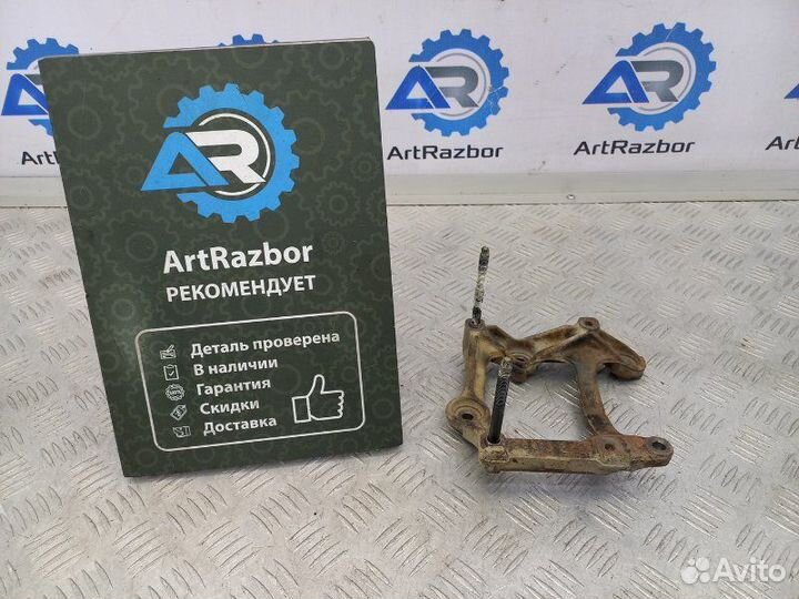 Кронштейн кондиционера Toyota Camry XV50 2.5 2arfe