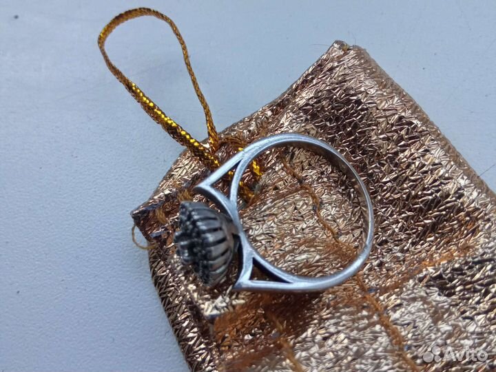 Серебряное кольцо