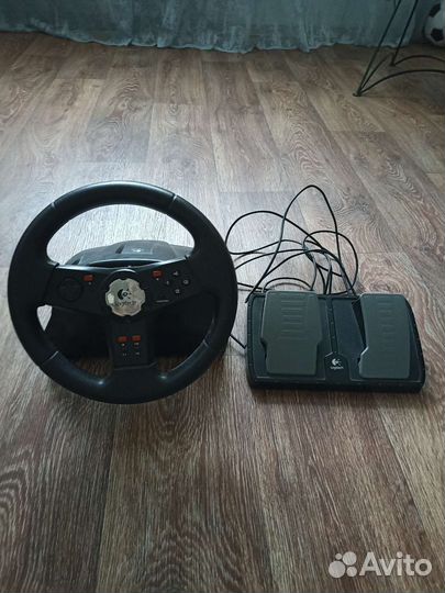Игровой руль logitech