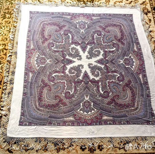 Павловопосад. Платок Шаль 1.35смХ1.35см