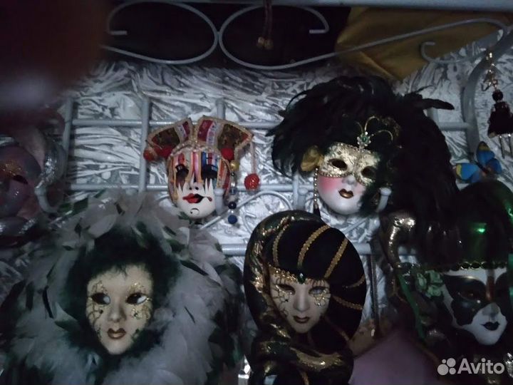 Коллекция фарфоровых масок