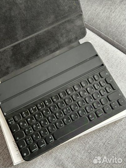 Клавиатура apple iPad SMART Keyboard Folio