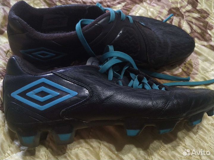 Детские футбольные бутсы