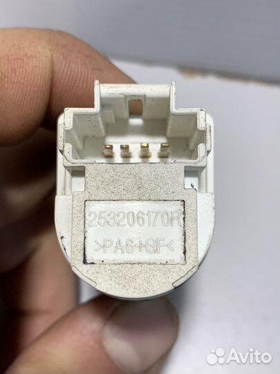 Датчик включения стоп сигнала Лягушка Renault kapt