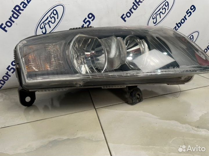 Фара передняя правая Audi A6 С6 2004-2008