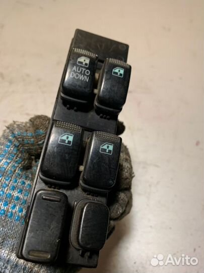Блок управления стеклоподъемниками Hyundai Sonata