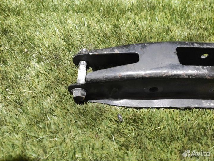 Рычаг подвески задний правый Subaru Legacy BR9