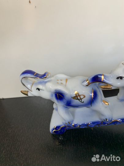 Статуэтки Ангелы, Семья слонов