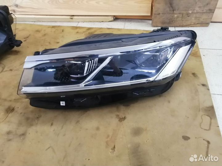 Комплект фар Volkswagen Touareg 3 cr7 LED AFS