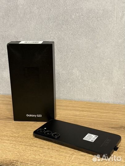 Samsung Galaxy S23, 8/128 ГБ