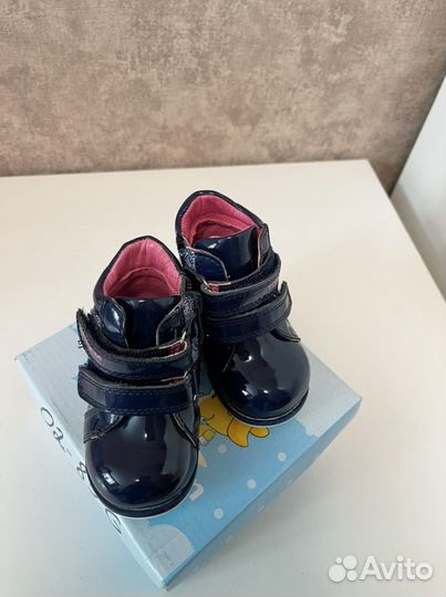 Ботинки для девочки. Размер 18