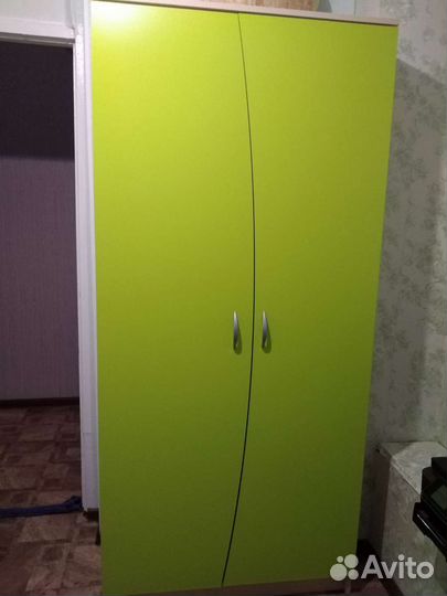 Компьютерный стол, полка навесная, шкаф