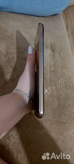 Планшет Samsung Galaxy Tab 3 7.0 SM-T211