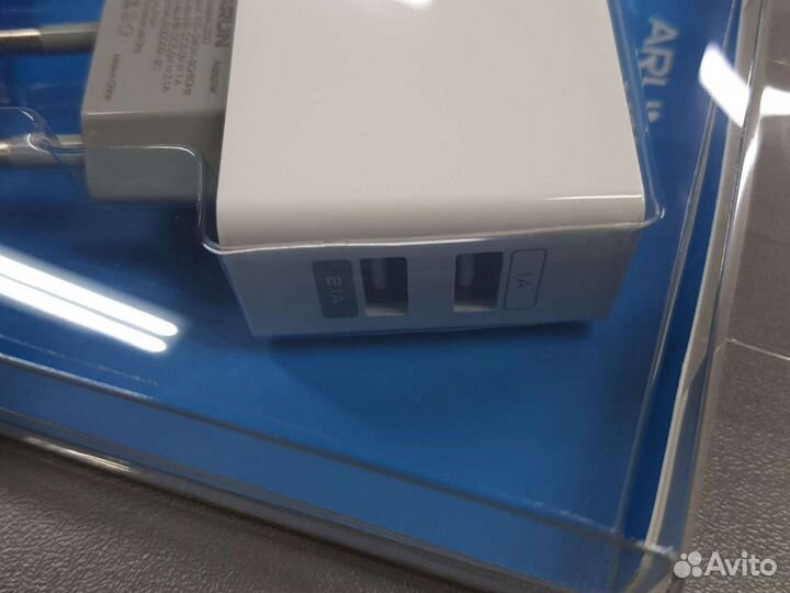 Сетевое зарядное устройство Arun U201