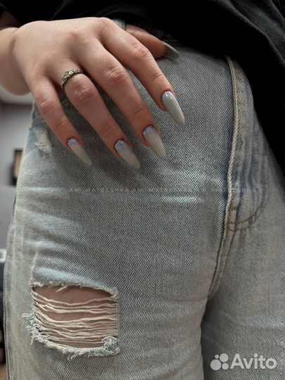 Маникюр с покрытием и наращивание ногтей