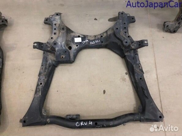 Хонда црв 4 Подрамник