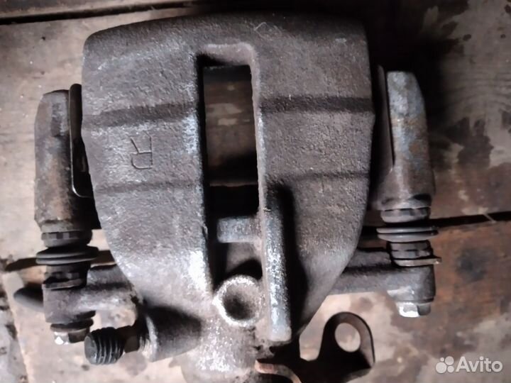 Суппорт зад Фольксваген Транспортер Т5