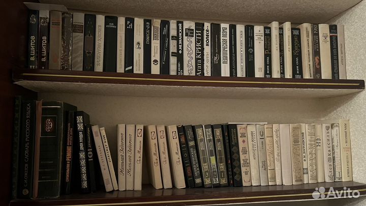 Продам книги оптом около 100 шт