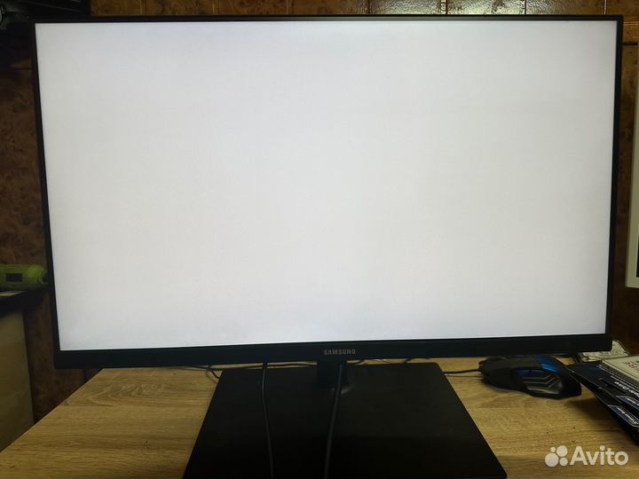 Дизайнерский 2K монитор 24