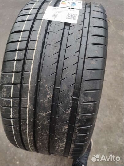 Michelin Pilot Sport 4 S 285/30 R22