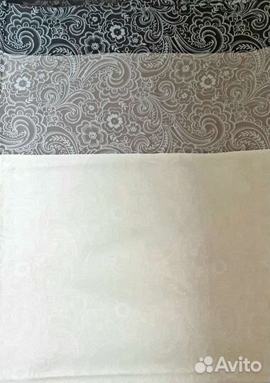 Штора для ванной с кольцами и скатерть