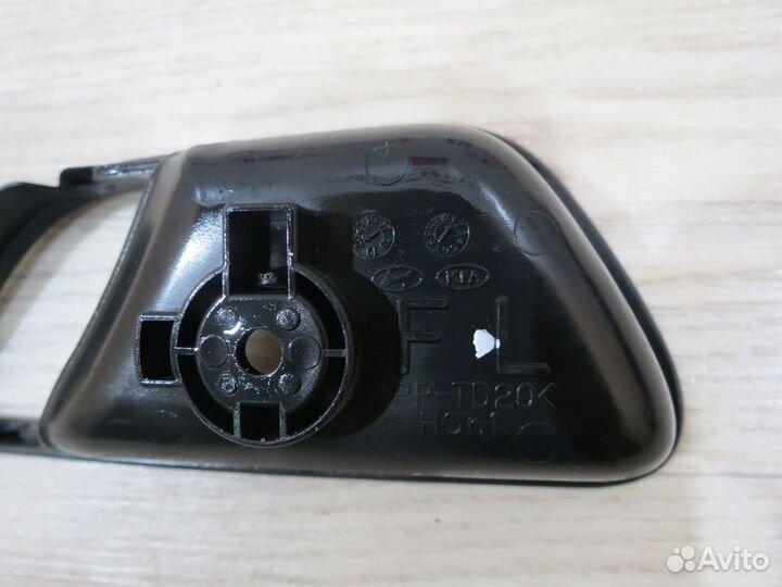 Накладка ручки передняя левая Hyundai Solaris 2