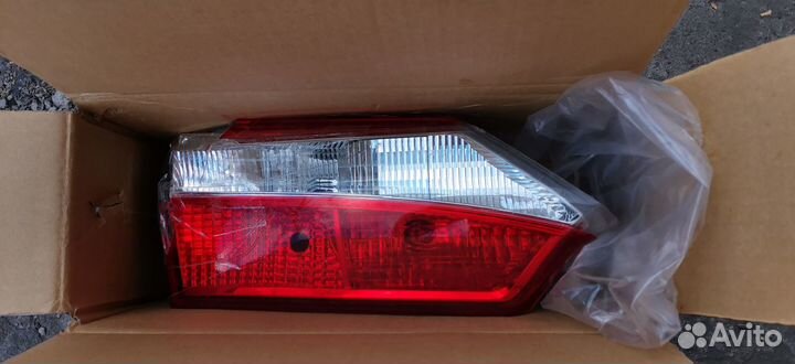 Фара задняя левая на тойоту королла