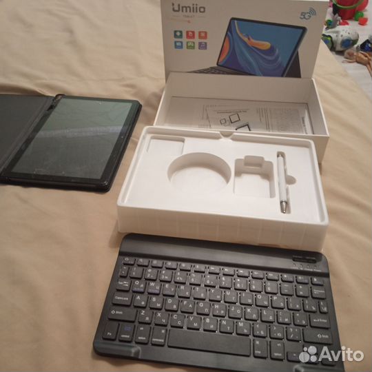Планшет с клавиатурой бу