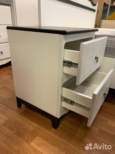 Тумба белая