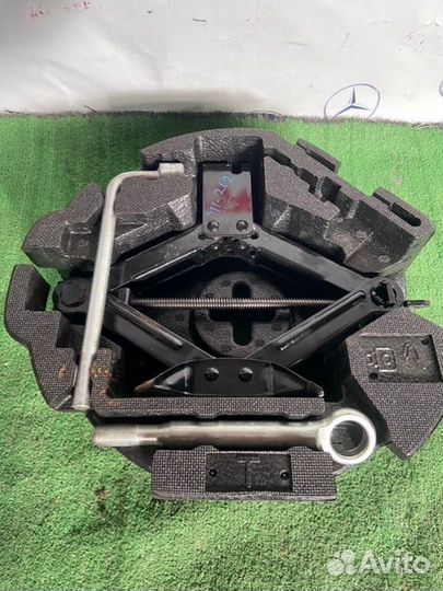 Домкрат Subaru Legacy BLE