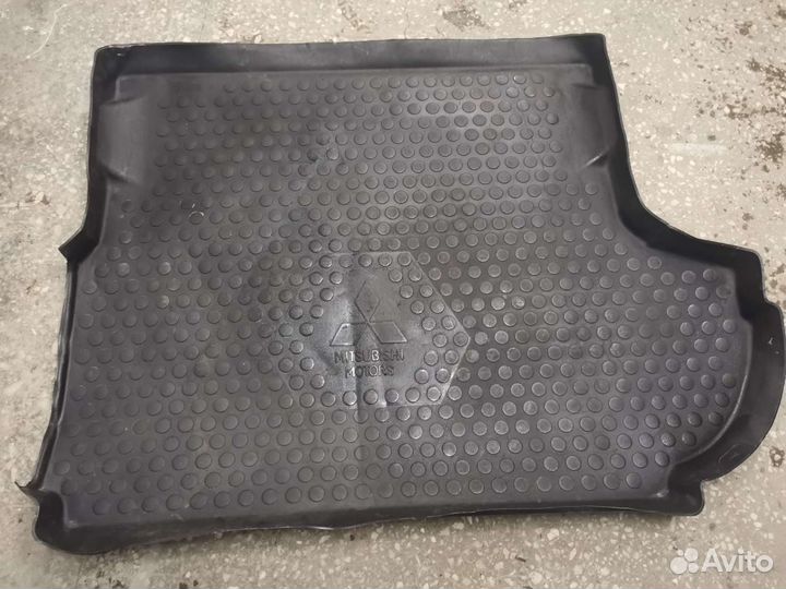 Коврик в багажник mitsubishi outlander хл