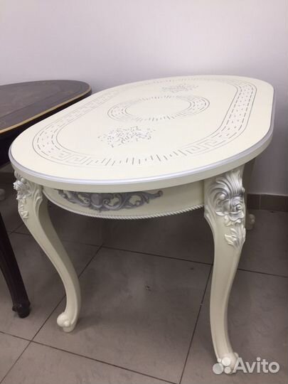 Стол обеденный раздвижной и стулья