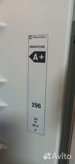 Холодильник. Electrolux ERB40301WB б/у