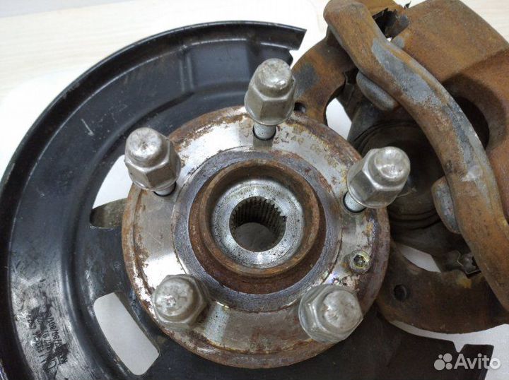 Поворотный кулак в сборе передний правый Chevrolet