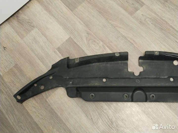 Накладка замка капота Toyota LC Prado 150 09-13г