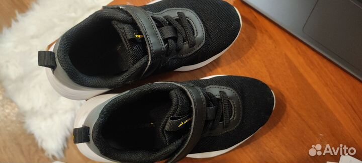 Кроссовки детские