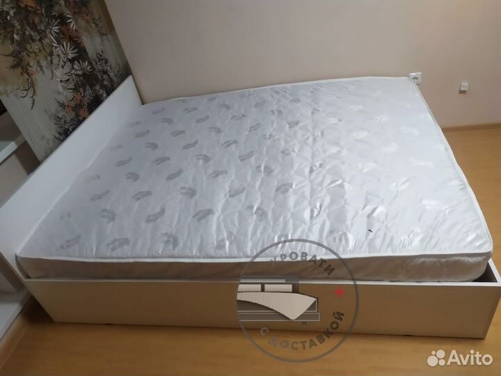 Кровать двухспальная