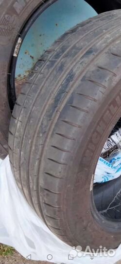 Michelin Pilot Sport 4 235/45 R17 95Y