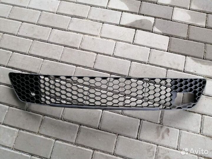 Решетка В бампер Шкода Октавия А5 RS 1Z0807677D