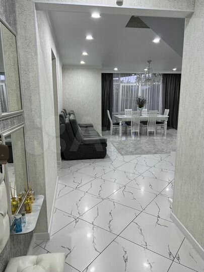 Дом 200 м² на участке 3,6 сот.