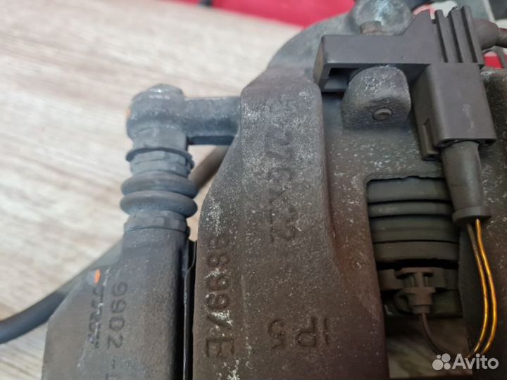 Суппорт передний правый Mercedes-Benz A W169